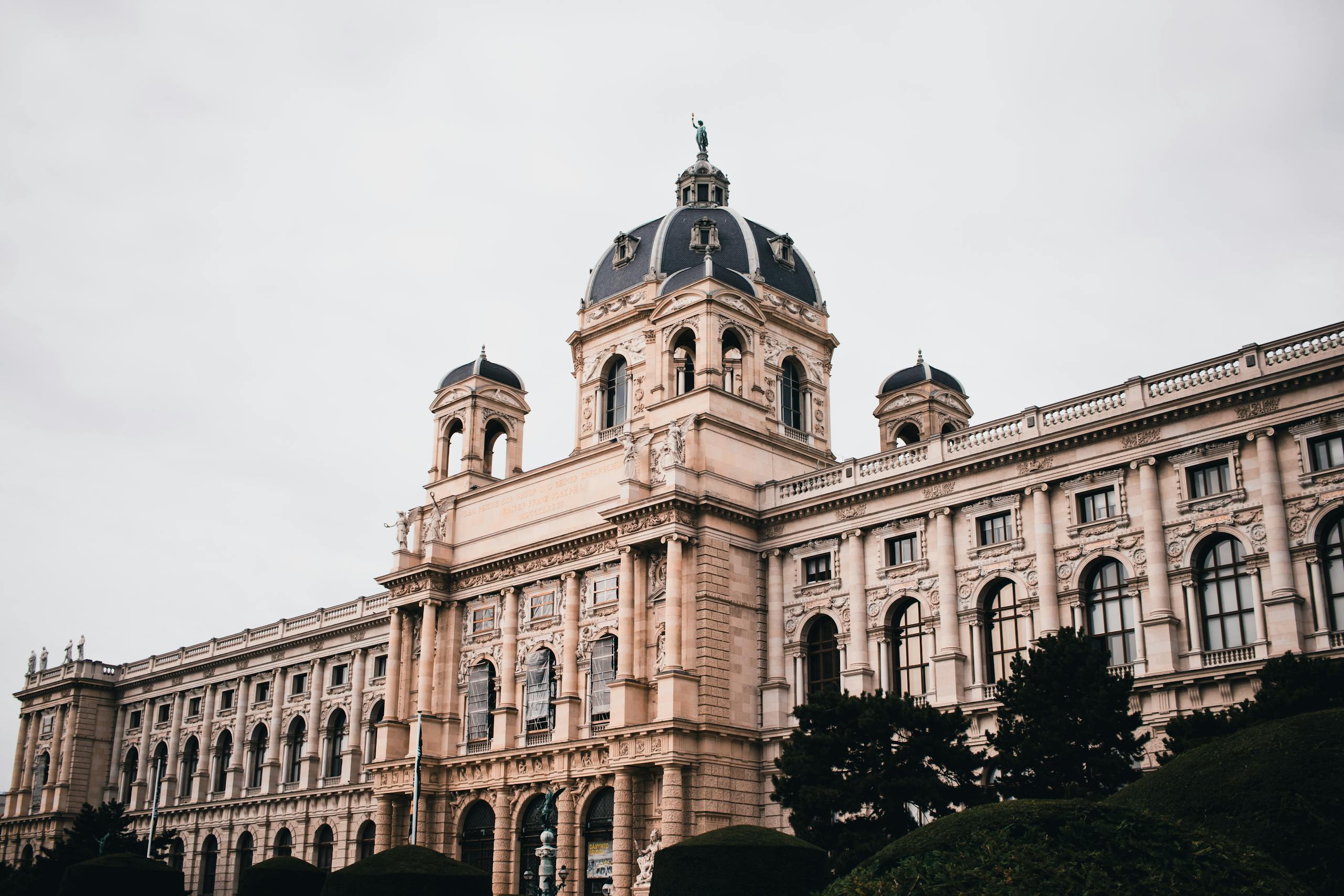 Stunning Renaissance architecture of Kunsthistorisches Museum in Vienna, captured in daylight.