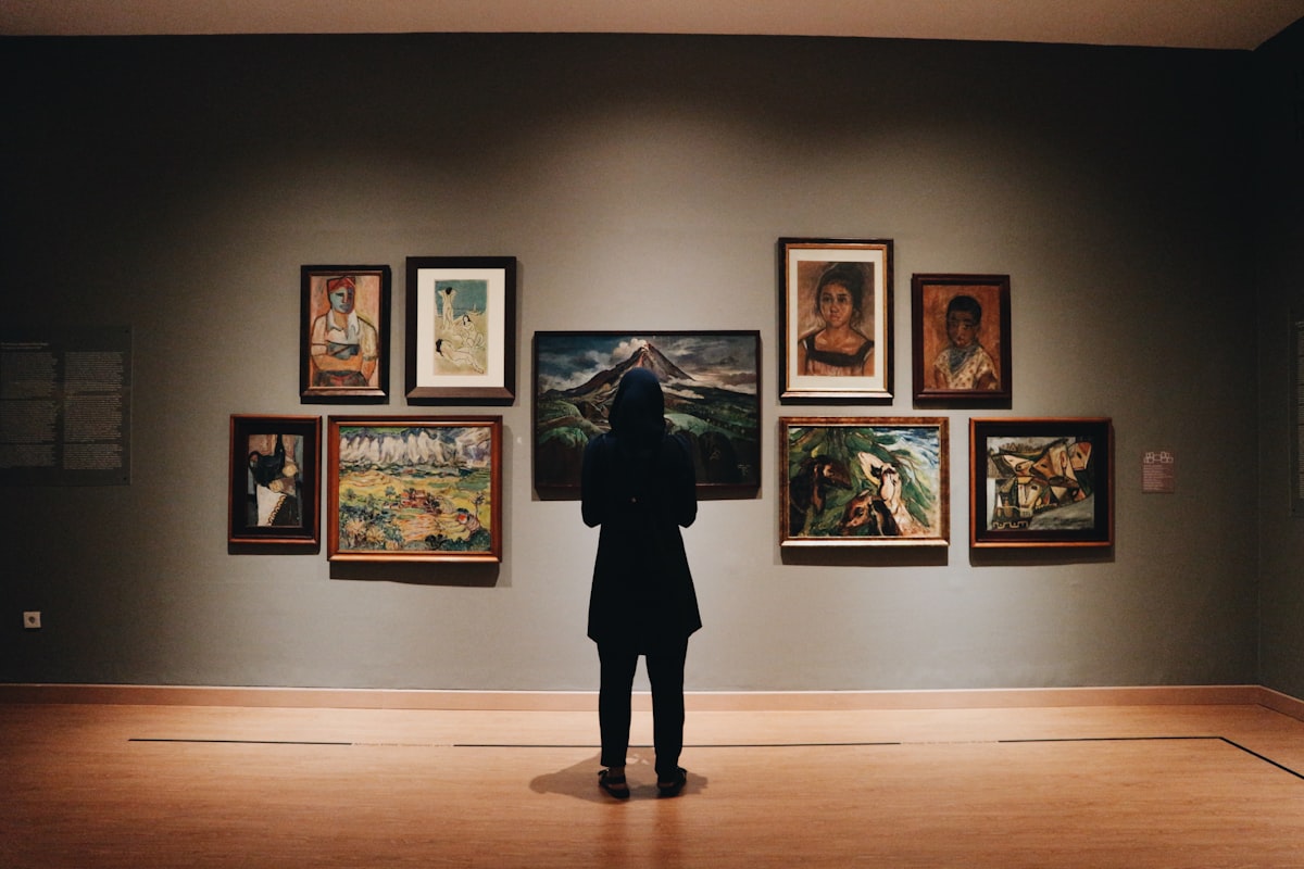The Cultural Renaissance for 50+ Adults: Museums, Theater, and Creative Communities in 2026