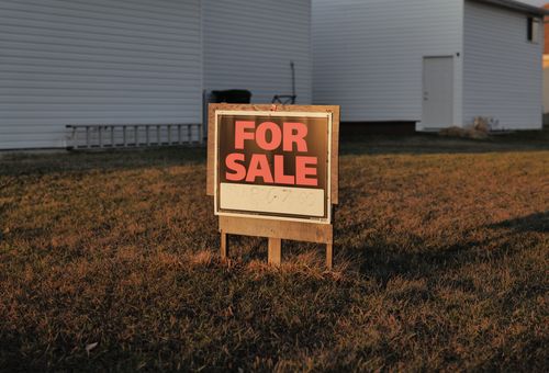Home Sales Hit a 14-Month Low: A Rare Window for Downsizers
