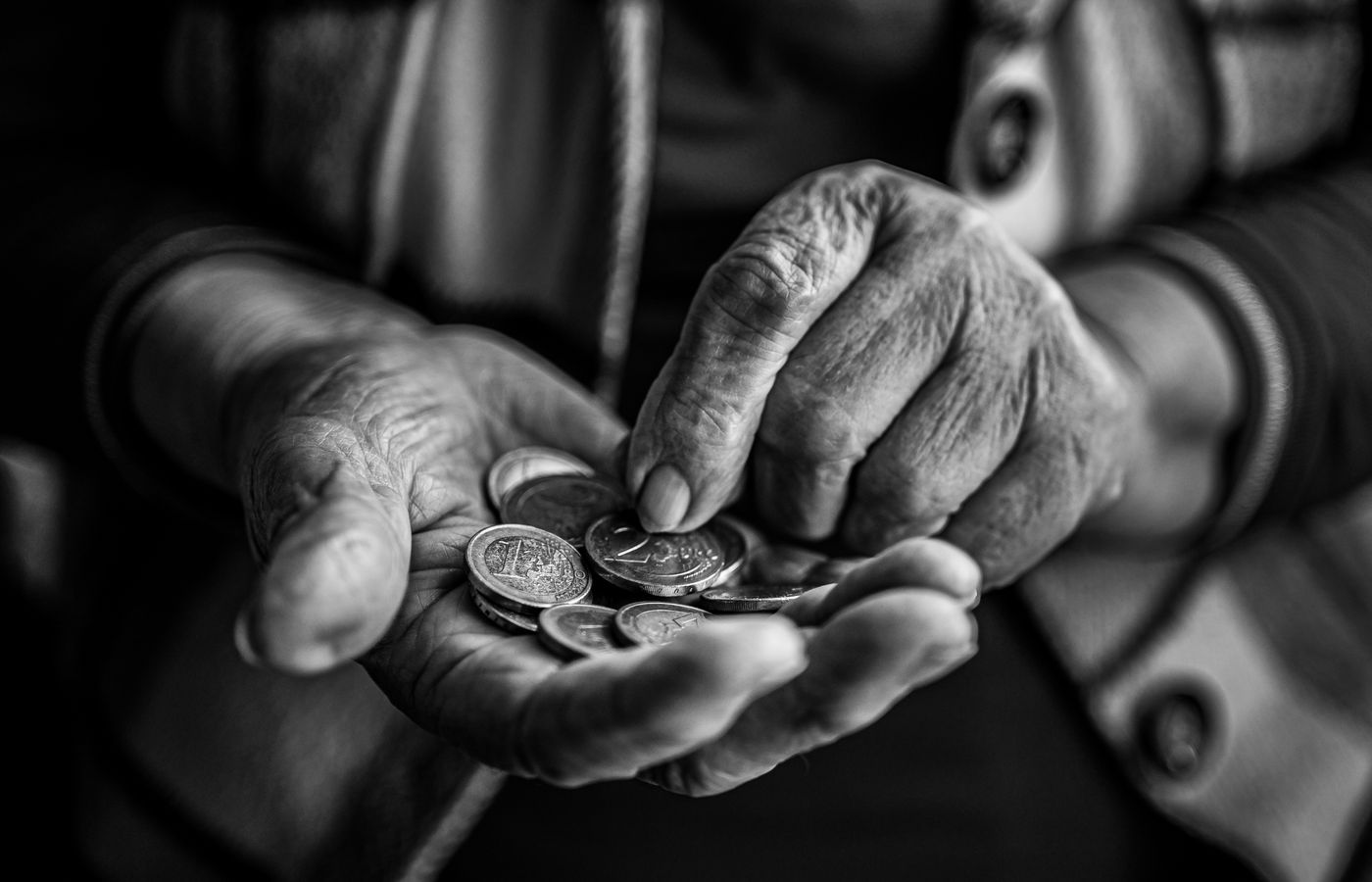 Senior Poverty Rises 5th Straight Year: 3 Smart Moves to Protect Yourself