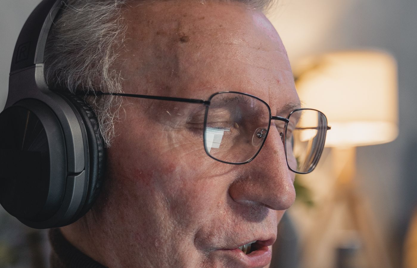 Hearing Aid Glasses Are Here: 3 Essential Things You Need to Know