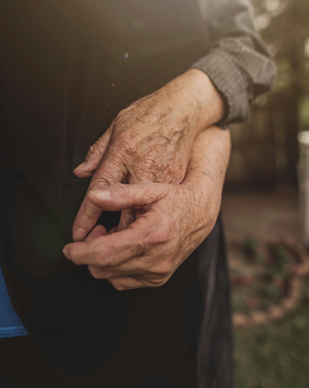Age Gap Relationships for Seniors: What Science Says About Love Across Generations