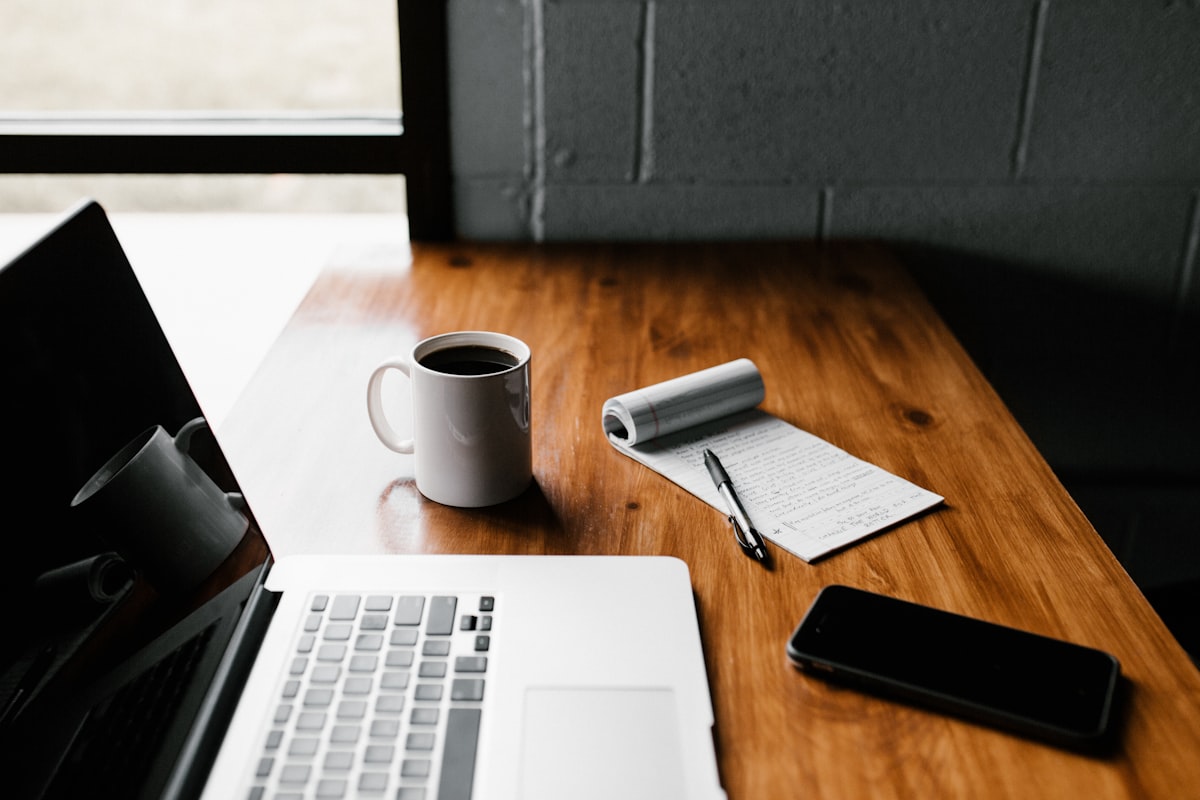 The Digital Nomad Executive: How Seasoned Professionals Work Remotely for Global Companies