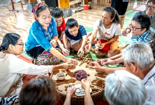 Family Food Traditions: 5 Essential Ways to Pass Them On
